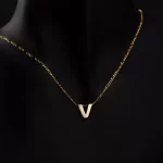 مدال حرف V 6135